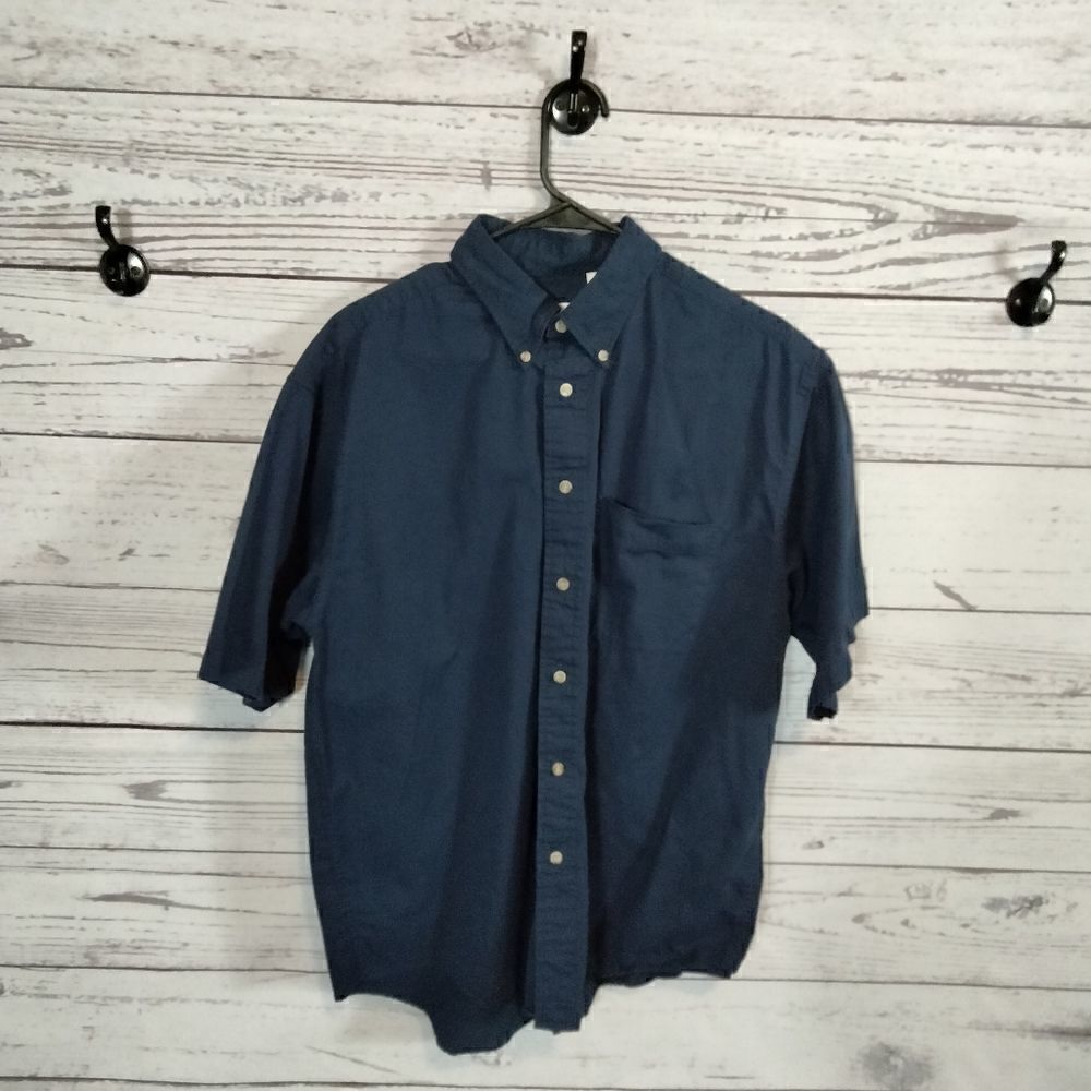 "Van Heusen" men's short sleeve dress shirt